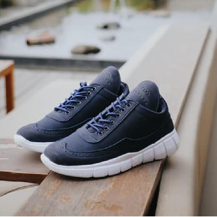 VERSATILIST MIDNIGHT BLUE Navara Sneakers Casual Sepatu Pria Original
