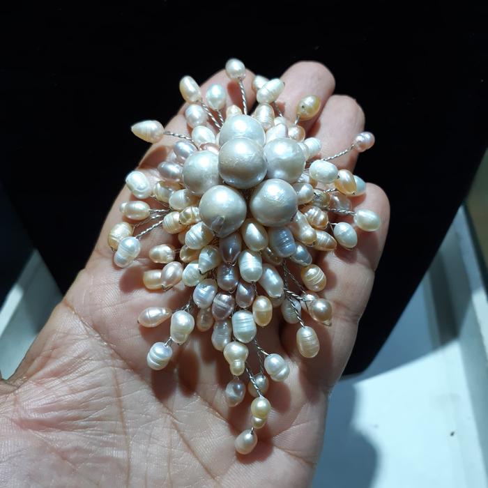 Bros mutiara enam barok, bros kebaya mutiara barok
