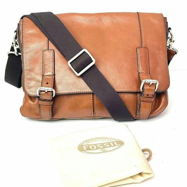 Authentic FOSSIL slingbag preloved