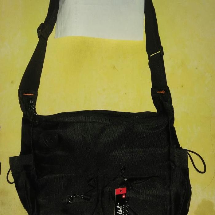 Tas selempang OURS-IST original