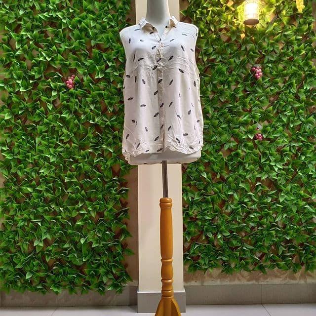 Preloved Dewasa Ivory Trimed Shirt