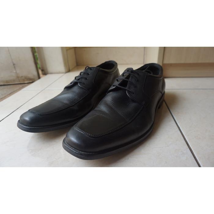 Sepatu Pria Banana Republic