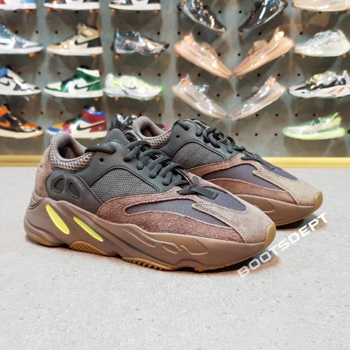 Yeezy Boost 700 Mauve (Authentic)