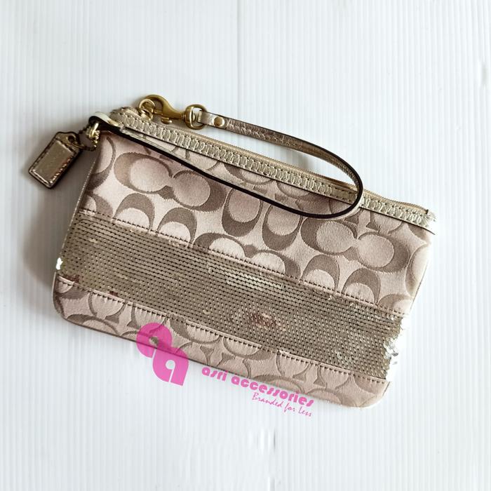 #SALE Preloved Coach Signature Sequin Large Flat Wristlet #F46160