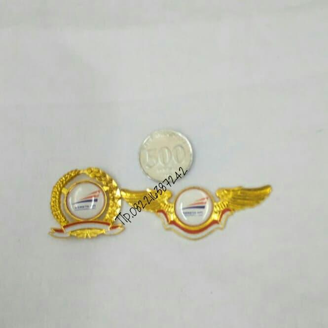 Pin logo kereta api Padi Kapas