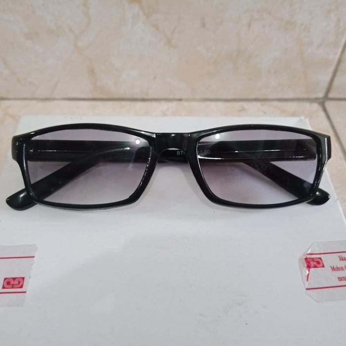 kacamata plus kaca gelap BT406