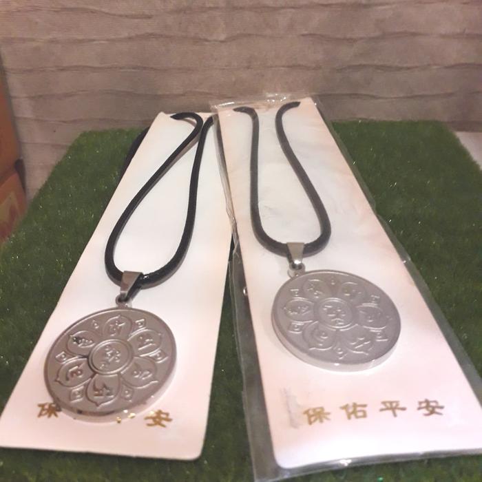 Kalung Liontin Om Mani Padme Hum Bunga Bulat