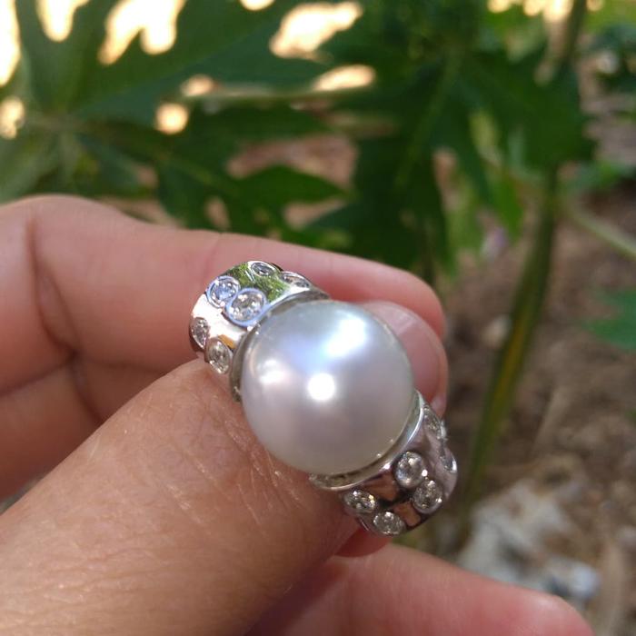Cincin wanita dengan batu mutiara laut asli Lombok