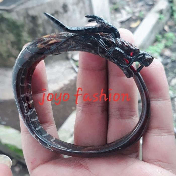 gelang fosil kayu akar bahar merah ukir Naga galak