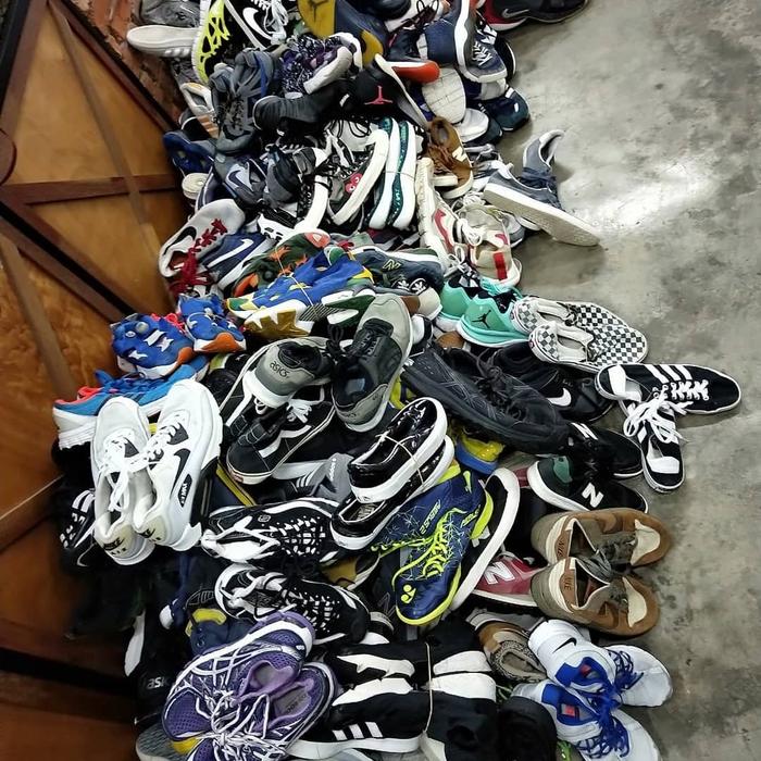 borongan sepatu second bekas sport sneakers original murah