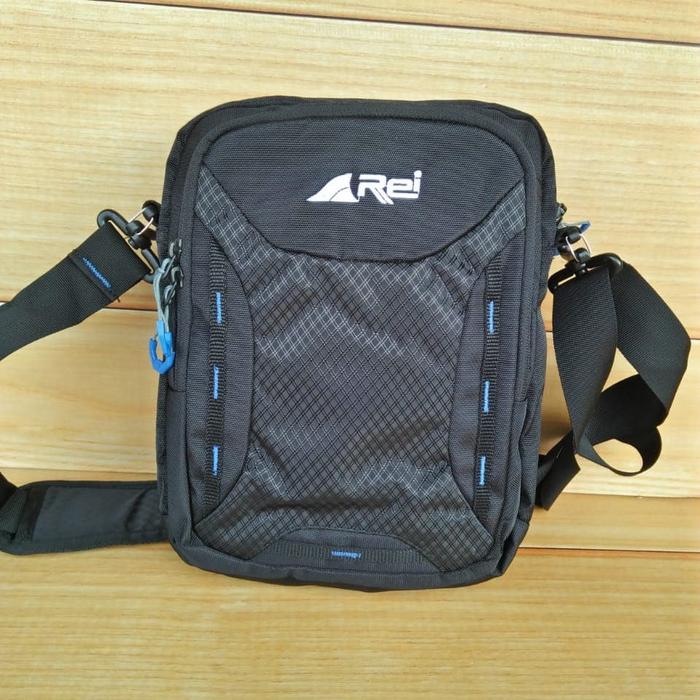 TAS SELEMPANG REI ARIZONA TAB 10 INCLUDE RAIN COVER BLK - TRAVEL POUCH