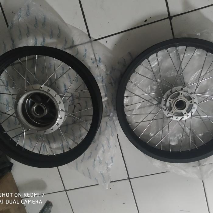 velg set megapro old atau megapro primus