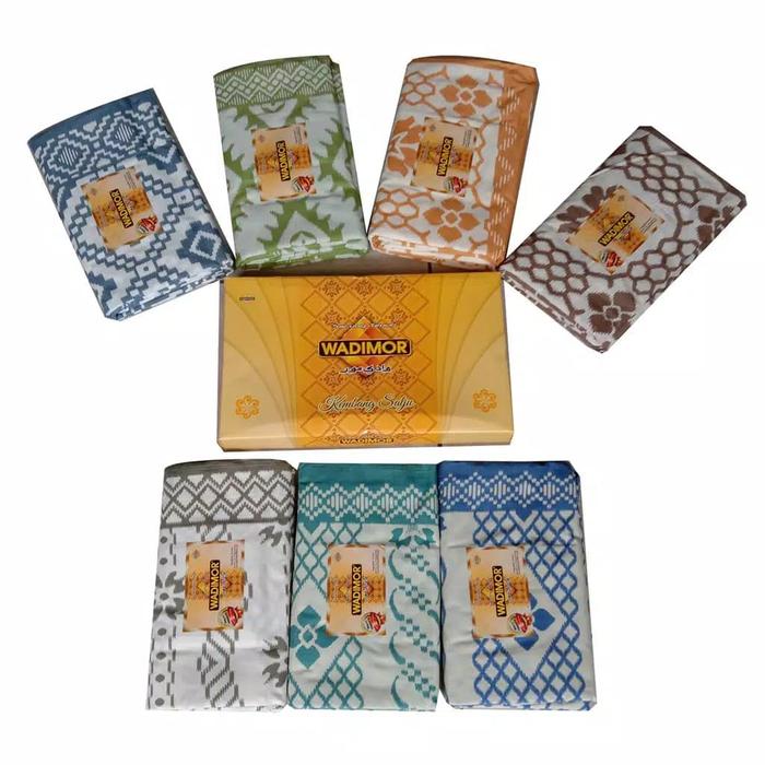 Sarung Wadimor Tenun Motif Kembang Salju