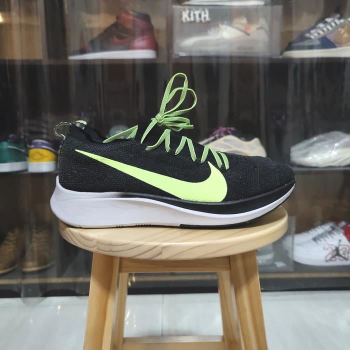 Sepatu Running Nike Zoom Fly Flyknit Volt Black