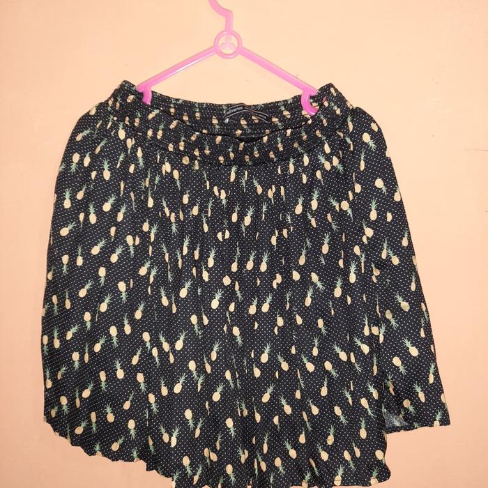 Preloved rok stradivarius