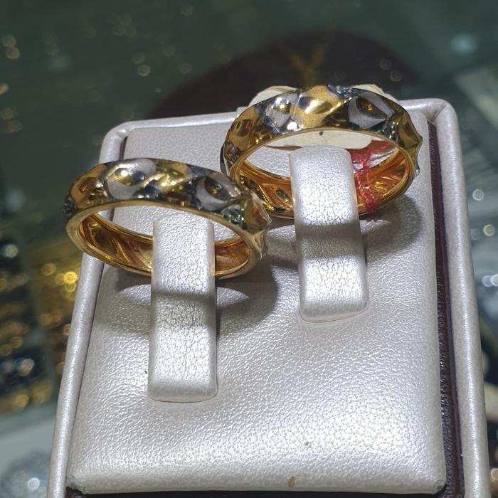 Cincin emas asli kadar 700(22k) model bangkok ukir kombinasi