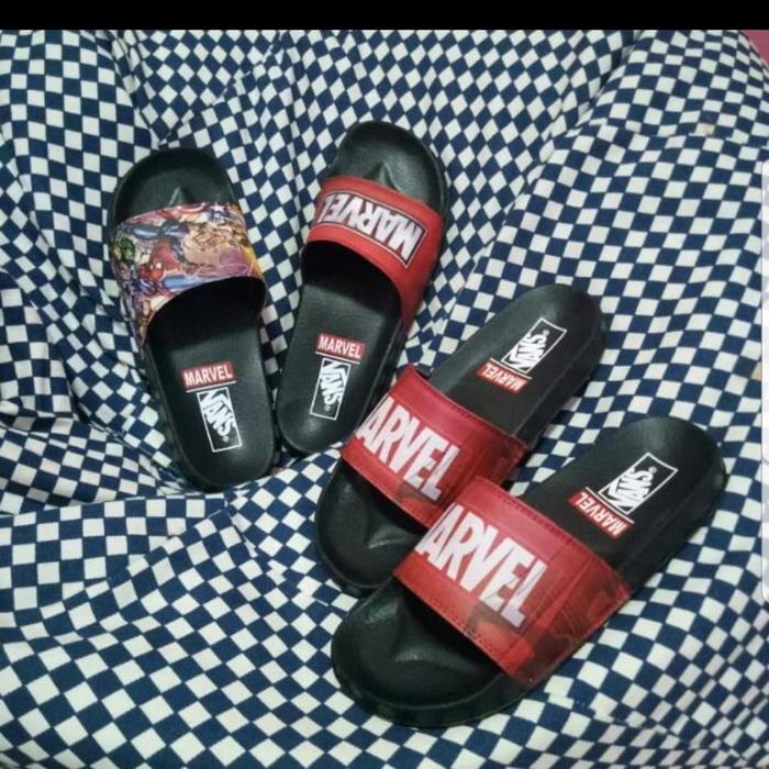Sandal Vans Marvel Mania Slide Size 39-43 - Sandal Slide Vans Marvel