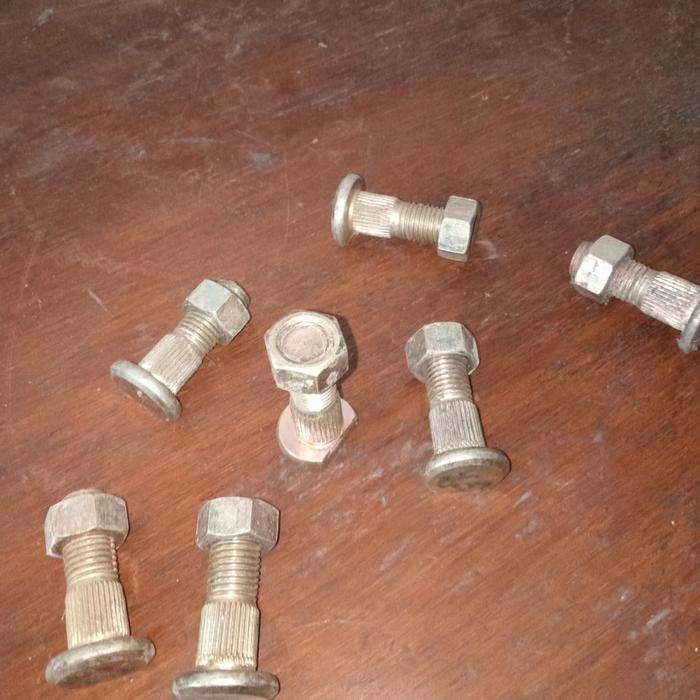 Baut Roda Daihatsu S 38