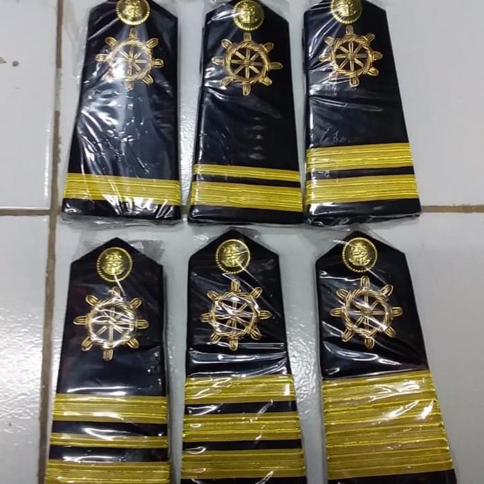 pesanan pangkat commodore