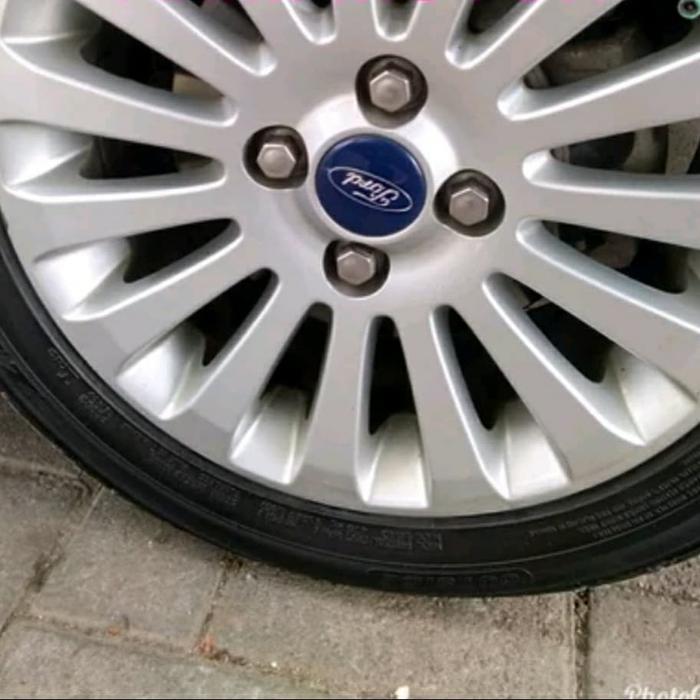 Baut Velg Roda Ford Fiesta