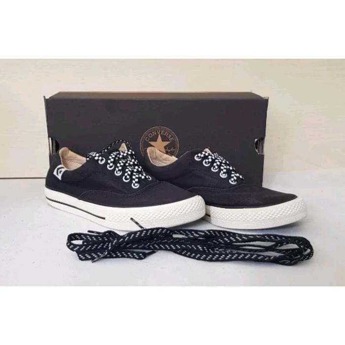 Sepatu Converse Sneakers - Size 36 sd 37- Original 100 % - Bekas