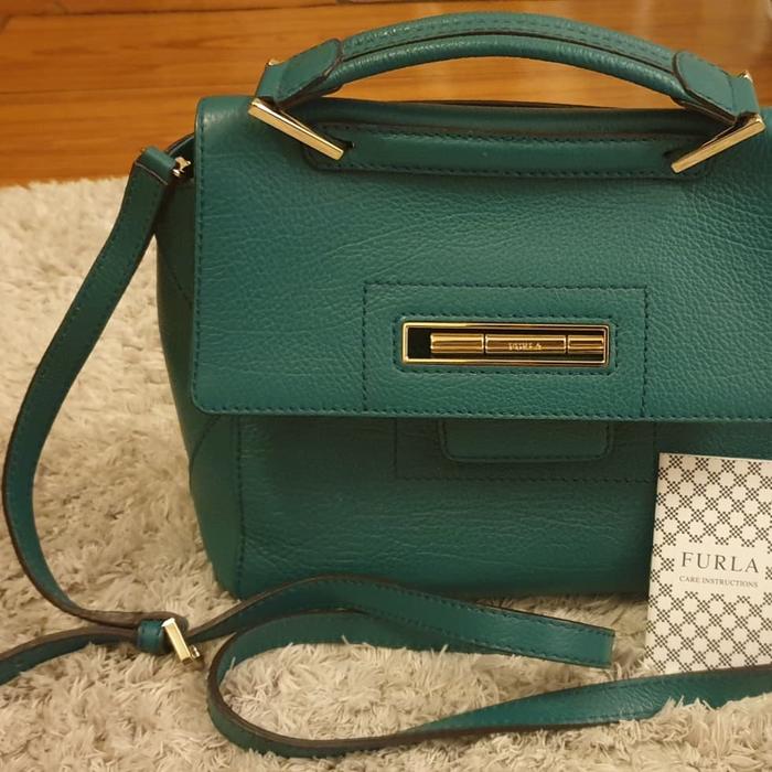 tas furla sling hijau
