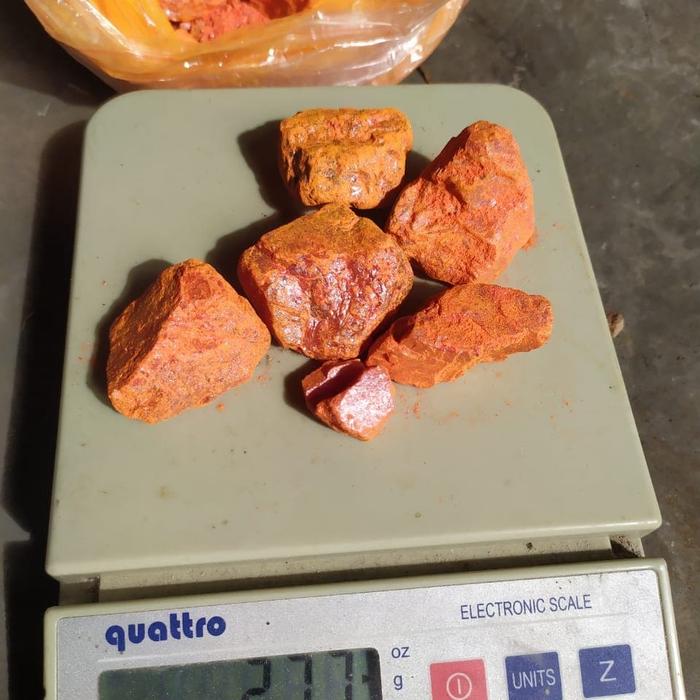 batu warangan keris pusaka tosan aji asal hunnan china merah kristal