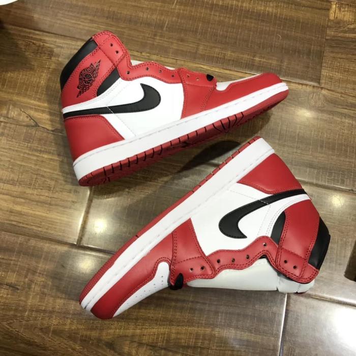 Nike Air Jordan 1 Retro High OG " Chicago "