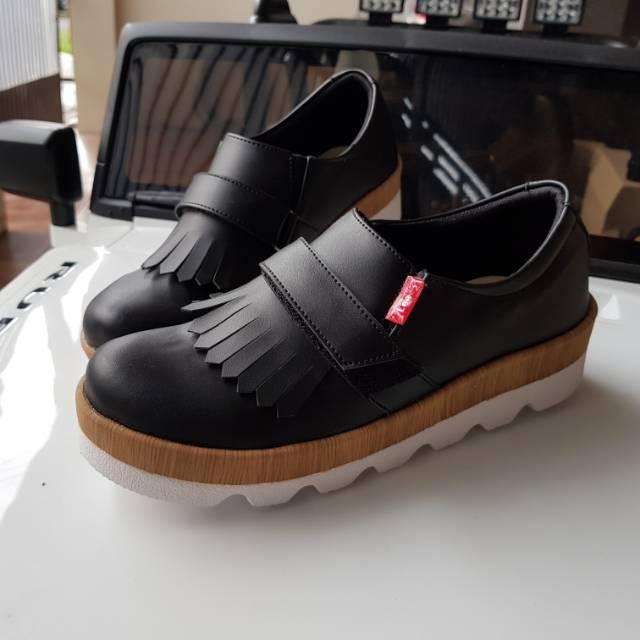 BEST SELLER. LeeShoes GROSIR indi sneakers kode RUM