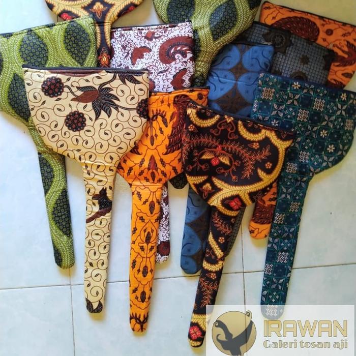 Singep atau sarung keris batik