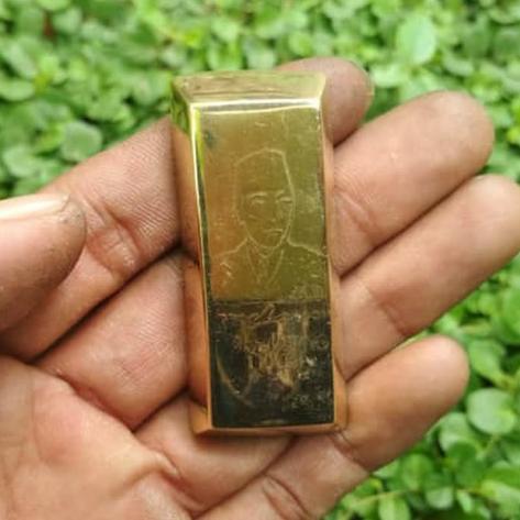 Lempengan Emas batangan bahan kuningan Gold 24K gambar soekarno