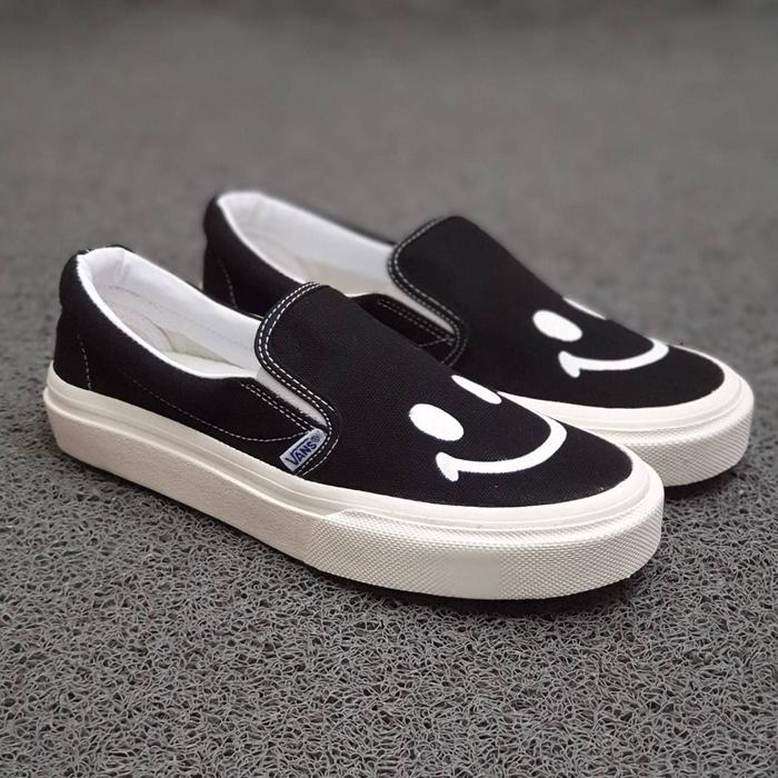 Sepatu Vans og slip on smile 36-40 IMPORT QUALITY