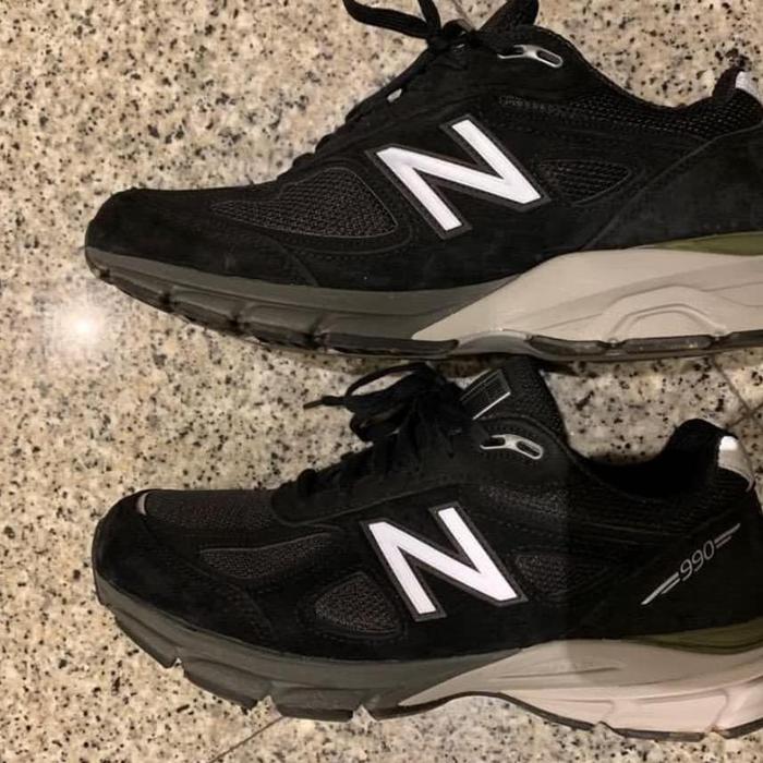New Balance 990V4