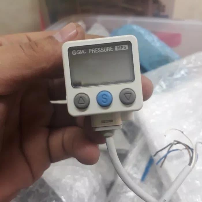 PRESSURE SWITCH DIGITAL SMC ISE80-02